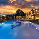 Comissa Luxury Suites